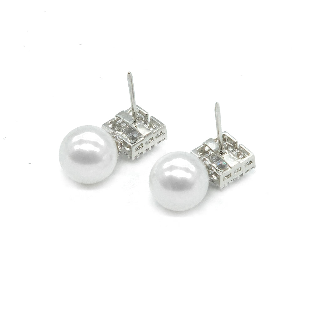 Pearl Stud Earrings with American Diamond